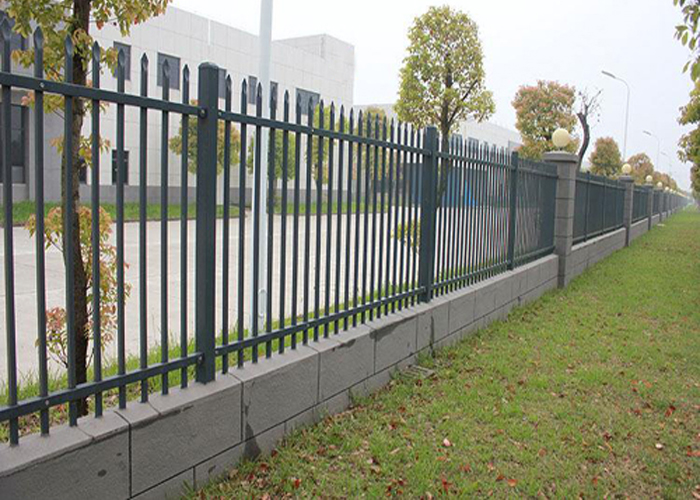 赣县工厂厂区锌钢围墙护栏工程案例